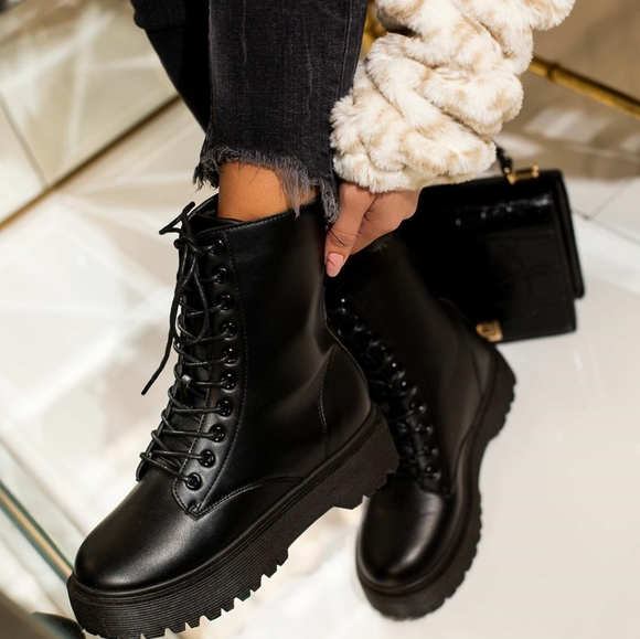 Last Size 8 🖤Combat Flatform Rounded Toe Boot - Picture 7 of 8